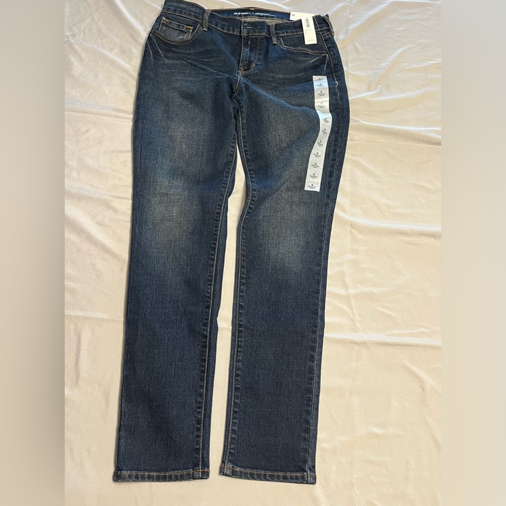 NWT - Old Navy Mid Rise 6 Skinny Jeans